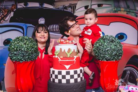 decoração festas criativas carros na happy birthday registrado pela fotógrafa Letícia Leticia Franco em brasília brasilia df hora do parabens'