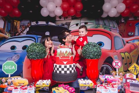 decoração festas criativas carros na happy birthday registrado pela fotógrafa Letícia Leticia Franco em brasília brasilia df hora do parabens'