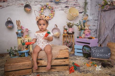 brasilia leticia franco fotografia df lago sul jardim botanico candy colors coelhos orelha de coelho body de renda de manga cumprida adhara segurando cenouras'