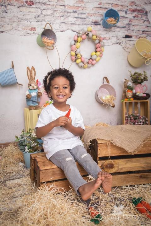 brasilia leticia franco fotografia df lago sul jardim botanico candy colors coelhos orelha de coelho body de renda de manga cumprida apolo sentadinho segurando cenouras'