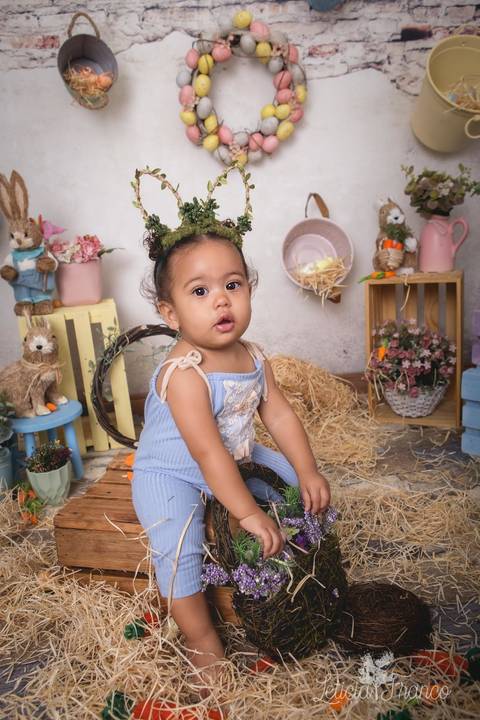 brasilia leticia franco fotografia df lago sul jardim botanico candy colors coelhos orelha de coelho body de renda de manga cumpridaayla de macacão azul me olhando'