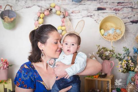 ensaio de páscoa em brasilia leticia franco fotografia df lago sul jardim botanico candy colors coelhos orelha de coelho nicolas 3 meses bebê cheirinho gostoso e orelhas de coelho'