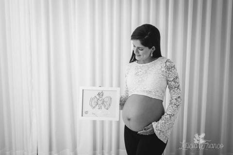 ensaio gestante mamãe jardim botanico bebê recém nascido newborn brasilia fotografa fotografo fotógrafa df distrito federal reborn book melhor leticia franco letícia acompanhamento gestacional esperando a catarina 35 semanas cropped segurando quadro'