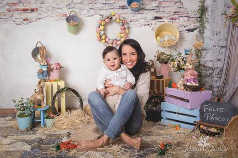 ensaio de páscoa em brasilia leticia franco fotografia df lago sul jardim botanico candy colors coelhos orelha de coelho romero no colo da mamãe linda'