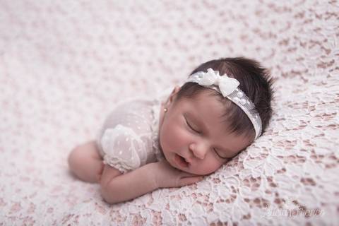 bebê recém nascido newborn brasilia fotografa fotografo fotógrafa brasília df distrito federal baby bebe reborn book melhor leticia franco menina azul e rosa pose taco'