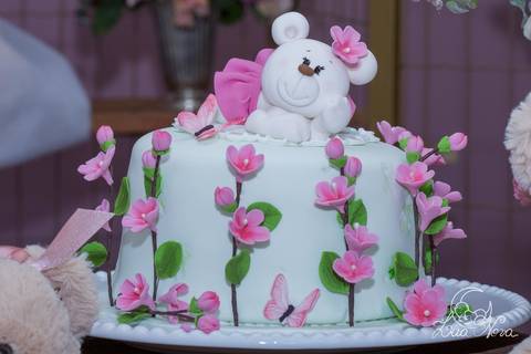 bolo com ursinha jardim festa de 1 ano'
