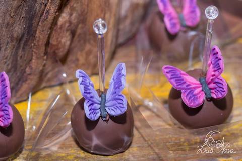 bombom com borboleta jardim com ursinhas festa de 1 ano'