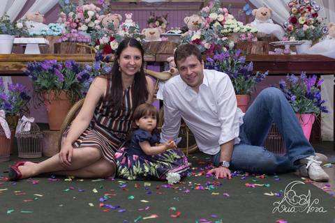 mamãe e papai na festa de 1 ano jardim com ursinhas'