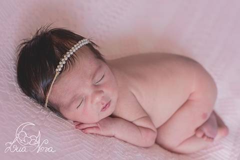 princesa giovanna ensaio newborn manchinha na perna'