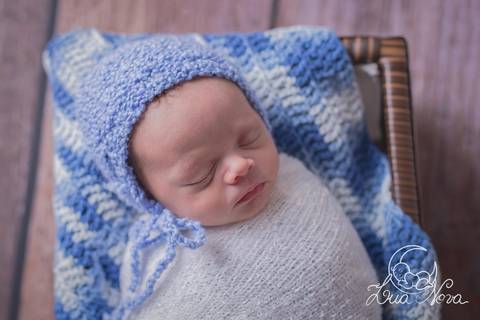 newborn com touquinha touca recém nascido'