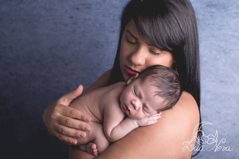 newborn com mamãe recem nascido'
