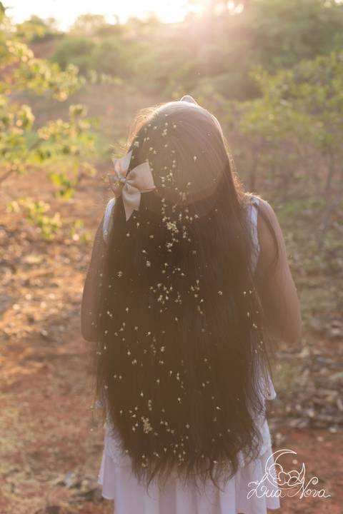 cabelo com flores criança'