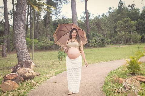 ensaio gestante na chuva jardim botanico em brasilia'