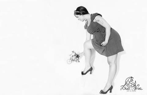 pinup com presente do papai ensaio gestante ermida'