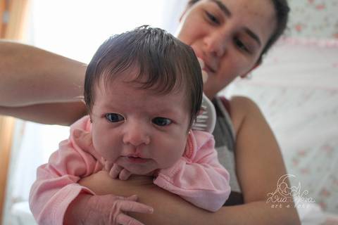 mamae penteando cabelo recem nascido lifestyle newborn brasilia'