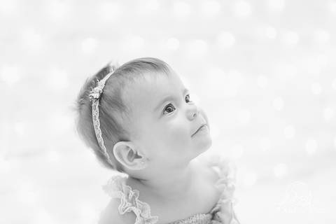 foto preto e branco, perfil 8 meses do bebe acompanhamento em brasilia'