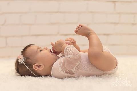 bebe com pé na boca ensaio de 8 meses brasilia acompanhamento'