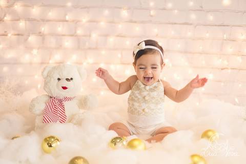 bebê ensaio de natal sorrindo mostrando a língua acompanhamento brasília brasilia'