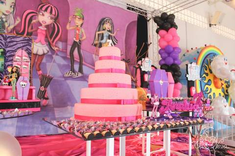 bolo maquete mesa principal monster high festa infantil brasilia trakinagem'