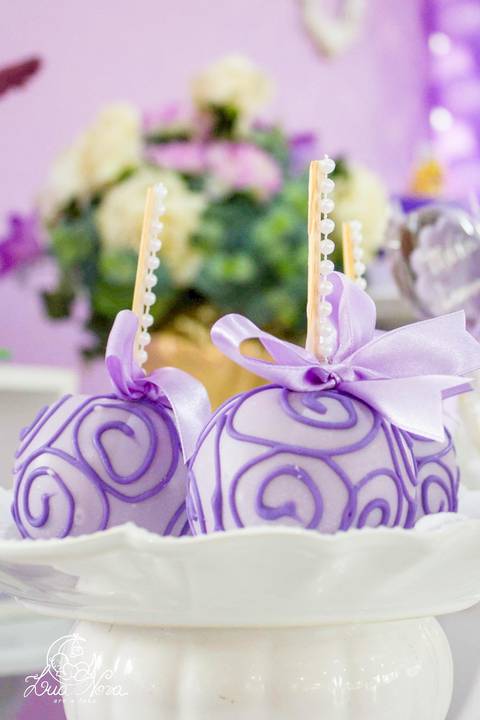 pirulitos de maça com chocolate princesinha princesa sofia festa infantil brasilia'