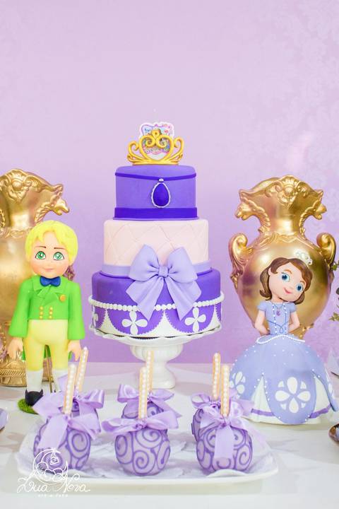 bolo com principe e princesinha sofia festa infantil brasilia'