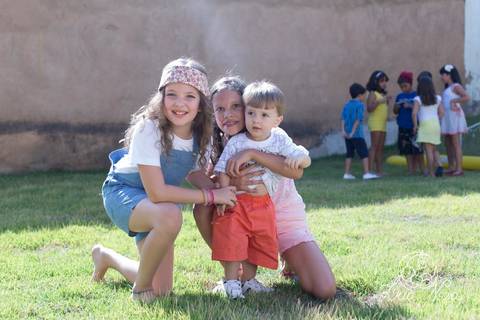 meninas com bebe festa infantil brasilia'