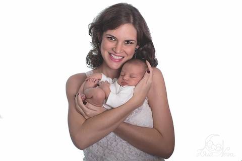 pose ninho barriguinha pra cima com a mamãe ensaio book newborn recem nascido menino newborn brasilia'