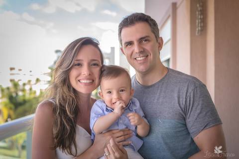 bebê acompanhamento mensal brasilia fotógrafa brasília df distrito federal baby bebe book melhor franco letícia lifestyle lucas 5 meses com a mamãe e o papai na varanda'