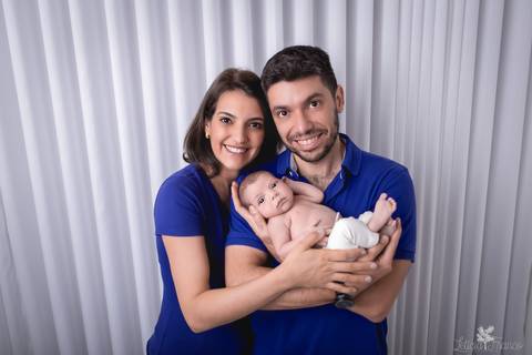 bebê recém nascido newborn brasilia fotografa fotografo fotógrafa brasília df distrito federal baby bebe reborn book melhor leticia franco menino com papai e mamãe'