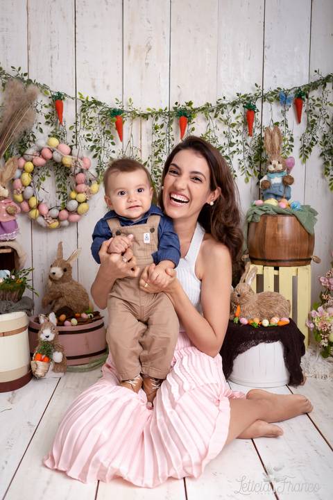 ensaio de páscoa em brasilia leticia franco fotografia df lago sul jardim botanico candy colors coelhos orelha de coelho baby book primeiro ano milestones caio rindo bastante com a mamãe'