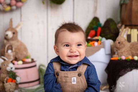 ensaio de páscoa em brasilia leticia franco fotografia df lago sul jardim botanico candy colors coelhos orelha de coelho baby book primeiro ano milestones caio rindo com dentinho aparecendo'
