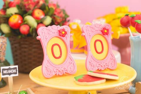 porta retrato moldura comestível de chocolate com letra o festa infantil 1 ano brasilia'