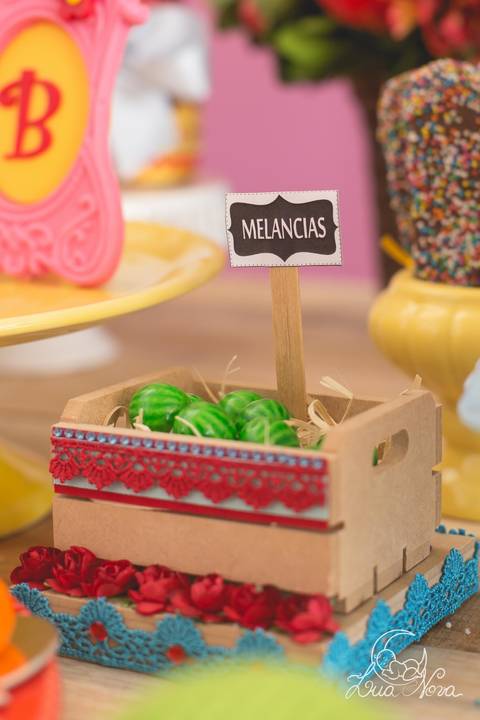 mini caixote cheio de melancias festa infantil 1 ano brasilia'