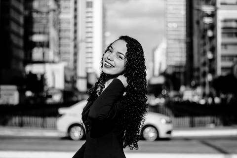 ensaio debutante avenida paulista foto preto e branco'