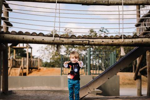 ensaio fotográfico menino brincando '