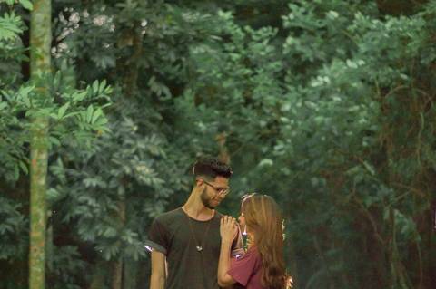 carinho casal fotografia criativa pré casamento'