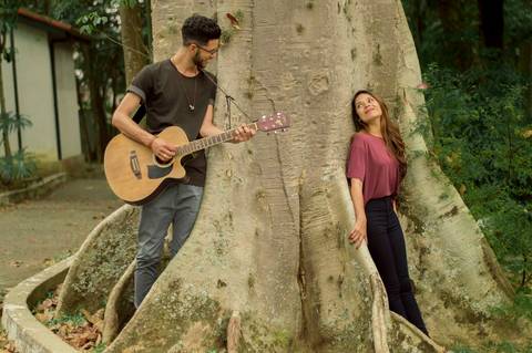 serenata de noivos no parque'