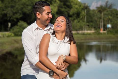 Casal se divertindo'