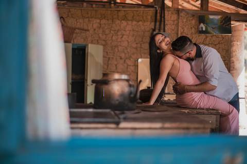 Inspiração e ideias criativas ensaio fotográfico pré casamento pré wedding de casal em São Roque - SP'