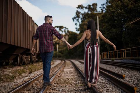 Inspiração e ideias criativas ensaio fotográfico pré casamento pré wedding de casal em São Roque - SP'