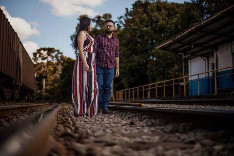 Inspiração e ideias criativas ensaio fotográfico pré casamento pré wedding de casal em São Roque - SP'