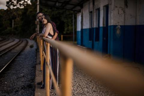 Inspiração e ideias criativas ensaio fotográfico pré casamento pré wedding de casal em São Roque - SP'