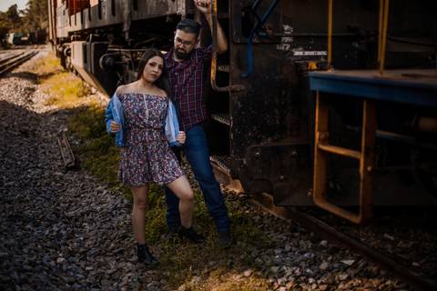 Inspiração e ideias criativas ensaio fotográfico pré casamento pré wedding de casal em São Roque - SP'