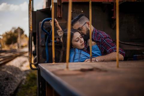 Inspiração e ideias criativas ensaio fotográfico pré casamento pré wedding de casal em São Roque - SP'