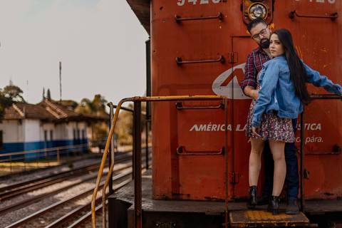 Inspiração e ideias criativas ensaio fotográfico pré casamento pré wedding de casal em São Roque - SP'