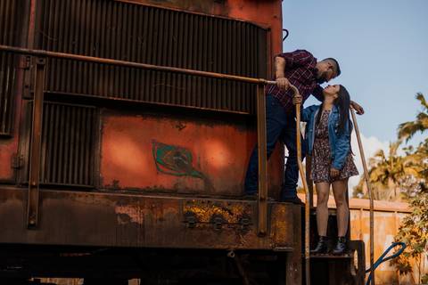 Inspiração e ideias criativas ensaio fotográfico pré casamento pré wedding de casal em São Roque - SP'