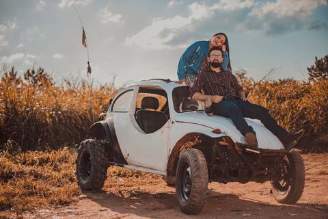 Inspiração e ideias criativas ensaio fotográfico pré casamento pré wedding de casal em São Roque - SP'