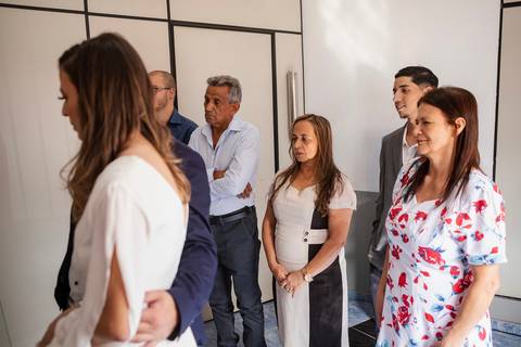 Inspirações e criatividade de fotos de casamento no civil com familiares na cidade de Barueri - São Paulo'