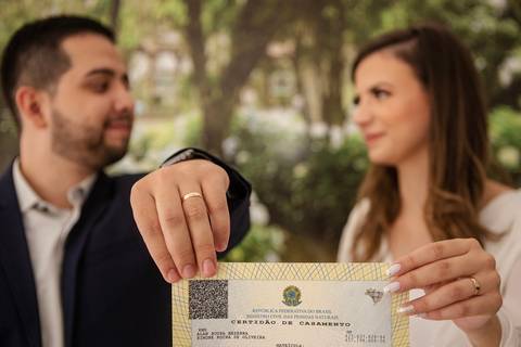 Inspirações e criatividade de fotos de casamento no civil com familiares na cidade de Barueri - São Paulo'