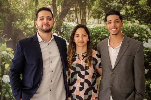 Inspirações e criatividade de fotos de casamento no civil com familiares na cidade de Barueri - São Paulo'